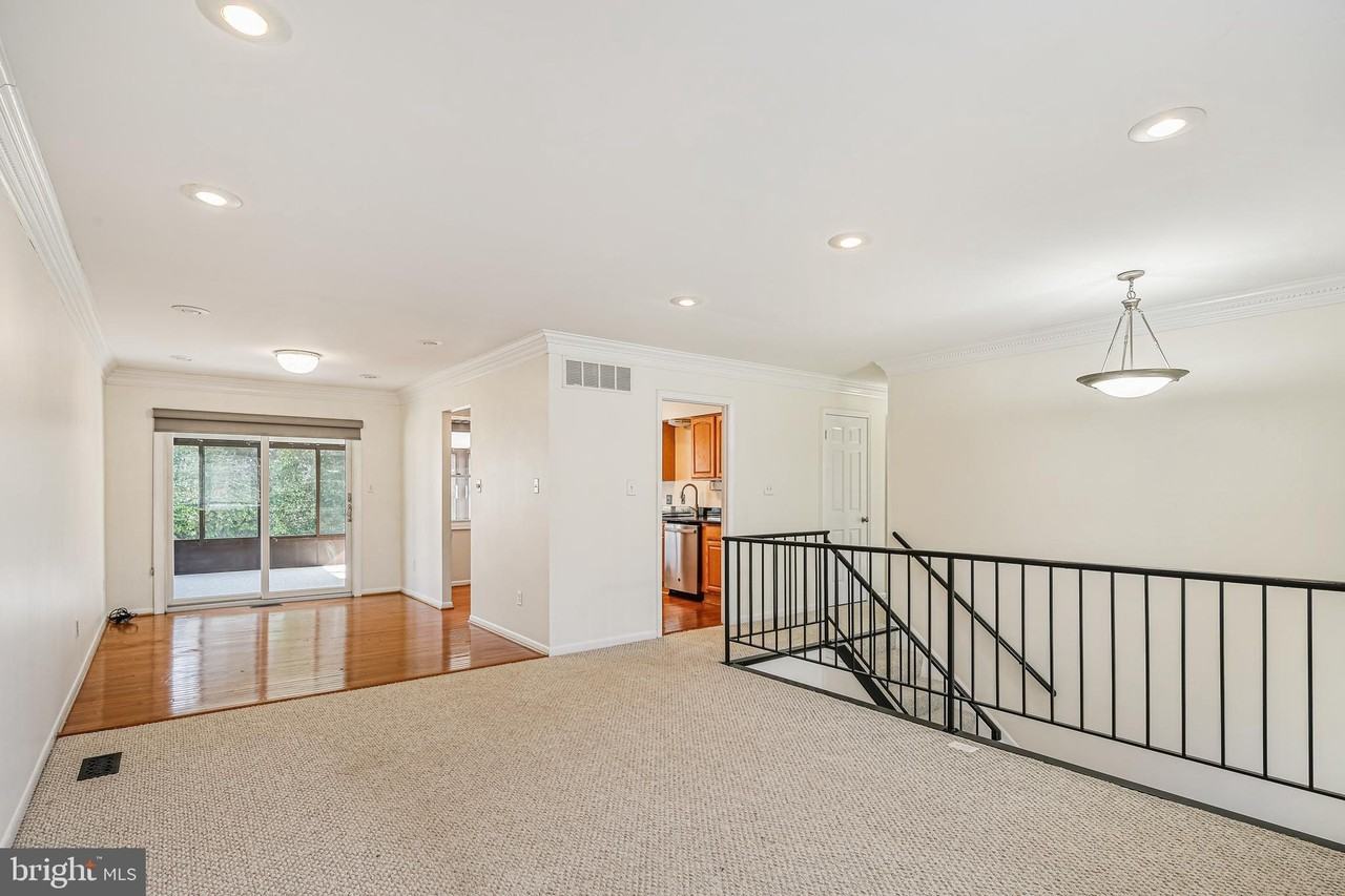 510 Retford Dr - Photo 2 of 43