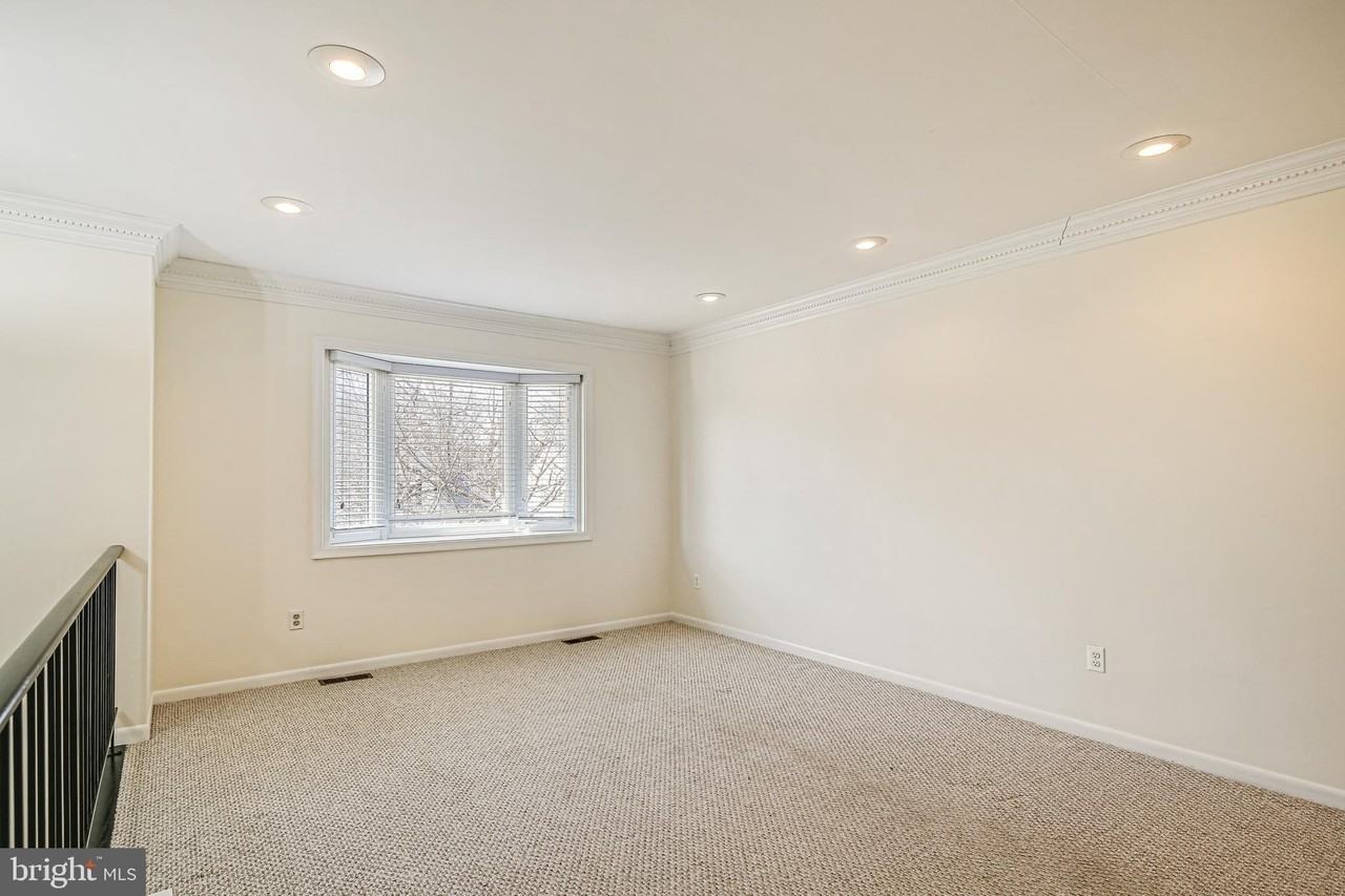 510 Retford Dr - Photo 4 of 43