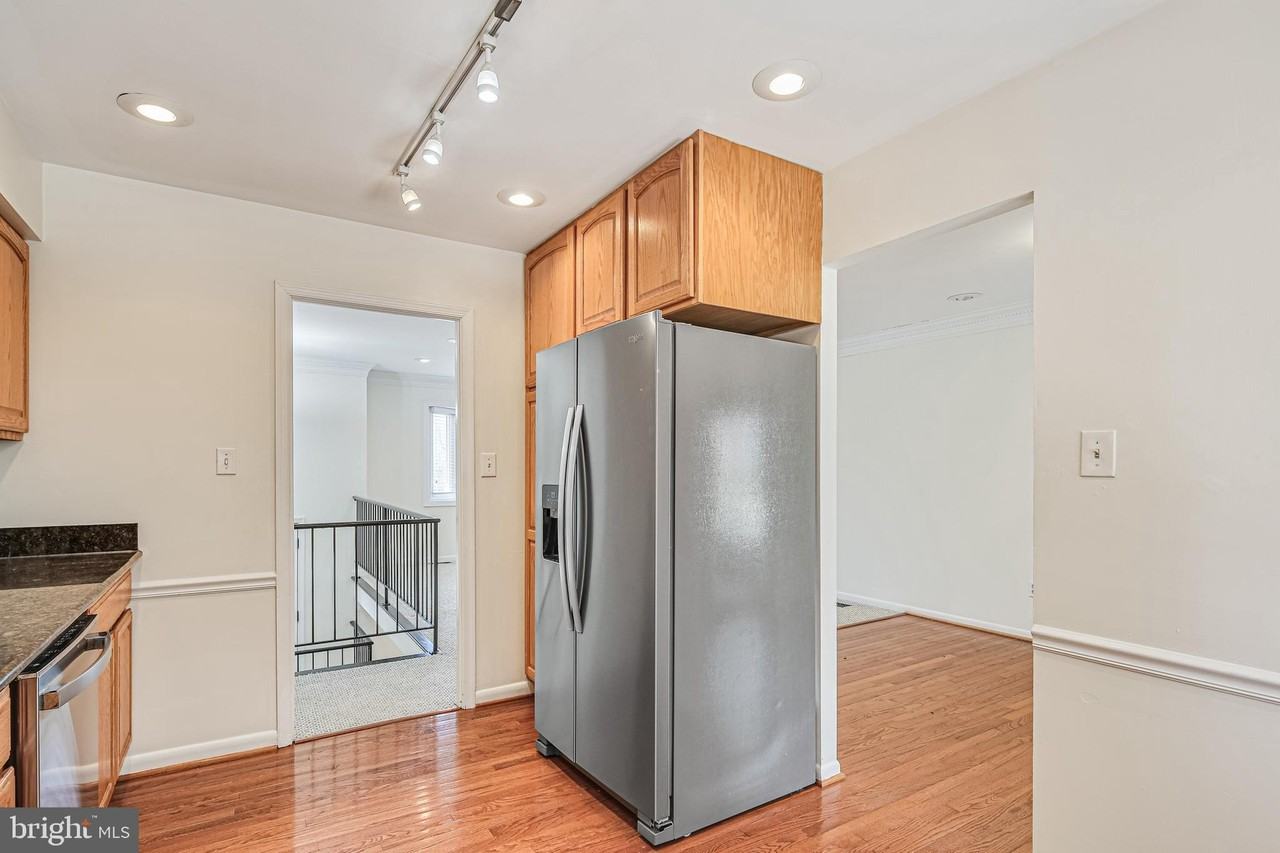 510 Retford Dr - Photo 7 of 43