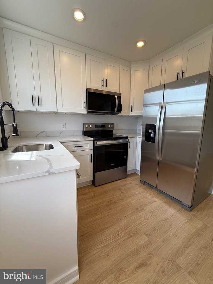 2125 Oakland Rd - Photo 2 of 15