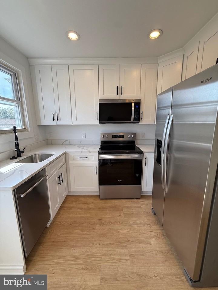 2125 Oakland Rd - Photo 3 of 15