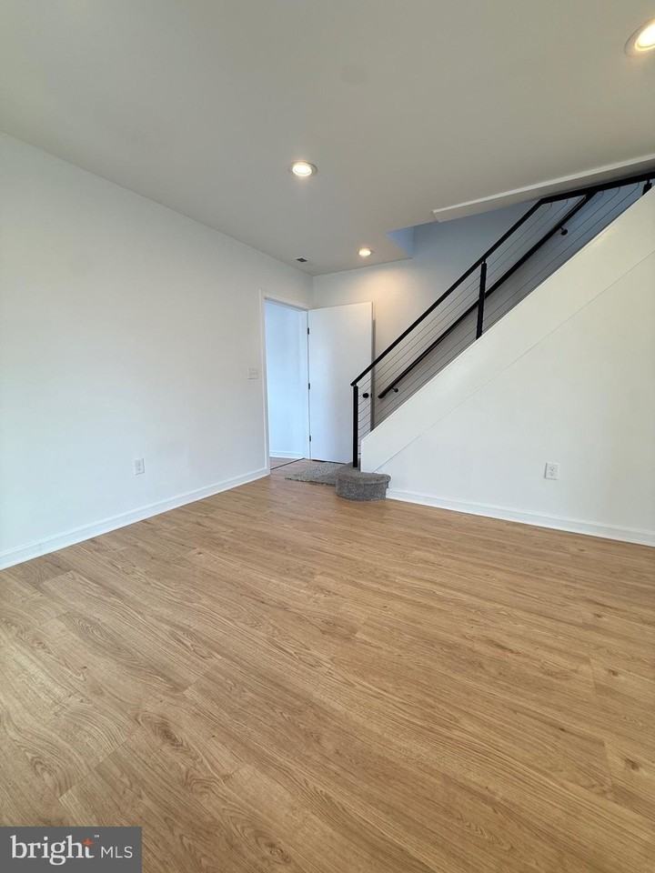 2125 Oakland Rd - Photo 5 of 15