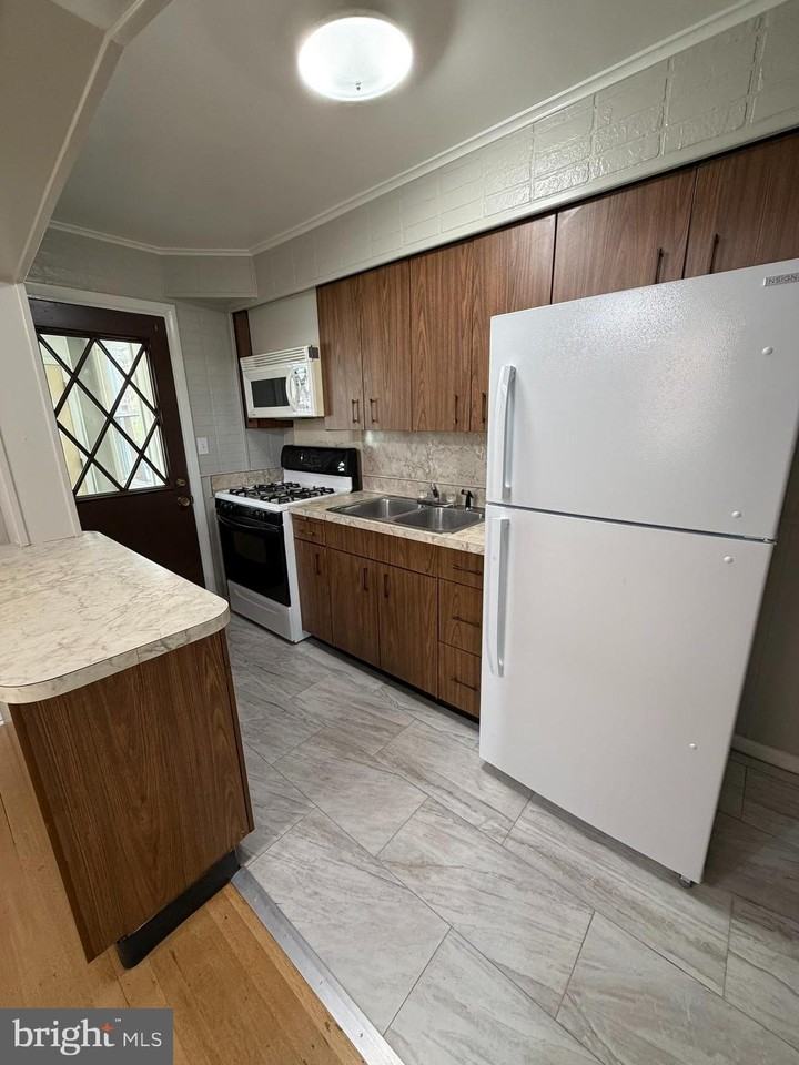 229 Endsleigh Ave - Photo 7 of 23