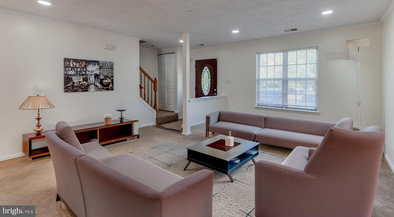 2502 Regal Pl - Photo 5 of 29