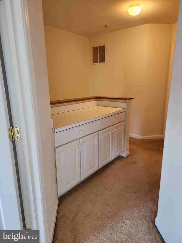 507 Sylvan Ct - Photo 3 of 7