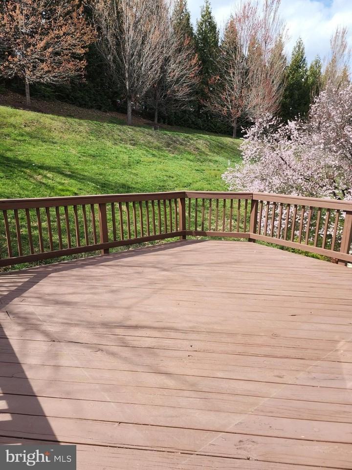 507 Sylvan Ct - Photo 6 of 7