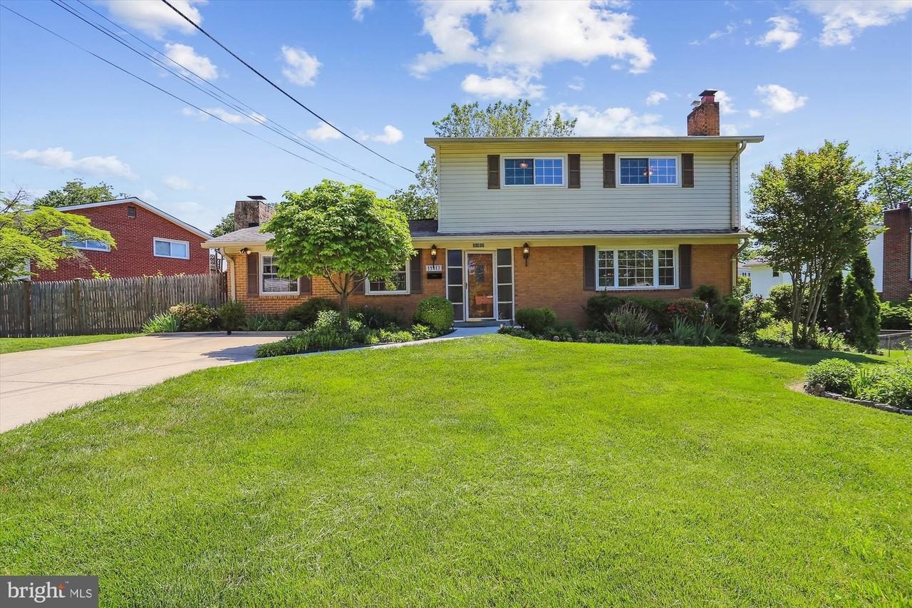 11817 Charen Ln - Photo 2 of 50