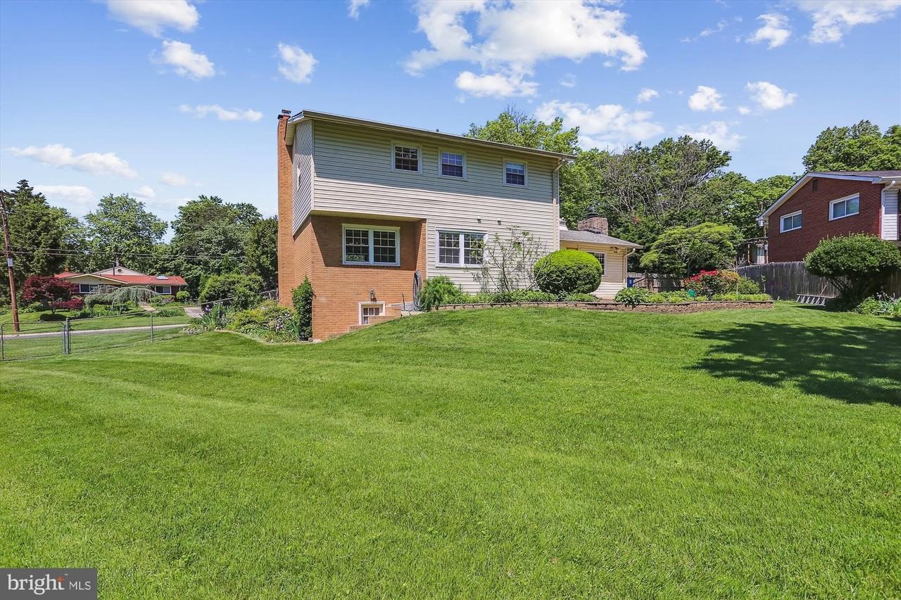 11817 Charen Ln - Photo 5 of 50