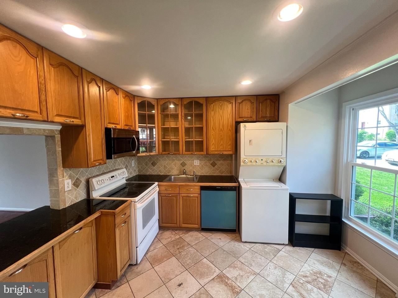 516 Meadow Hall Dr #D516 - Photo 3 of 37