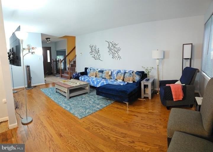 17404 Hughes Rd - Photo 4 of 15