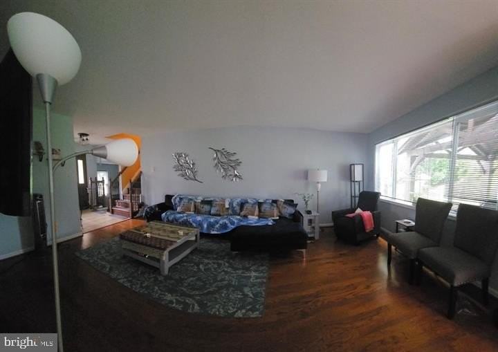 17404 Hughes Rd - Photo 5 of 15