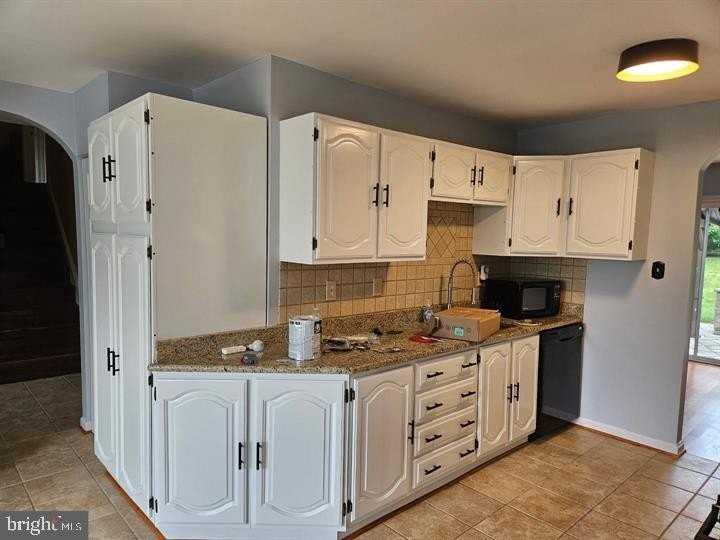 17404 Hughes Rd - Photo 7 of 15