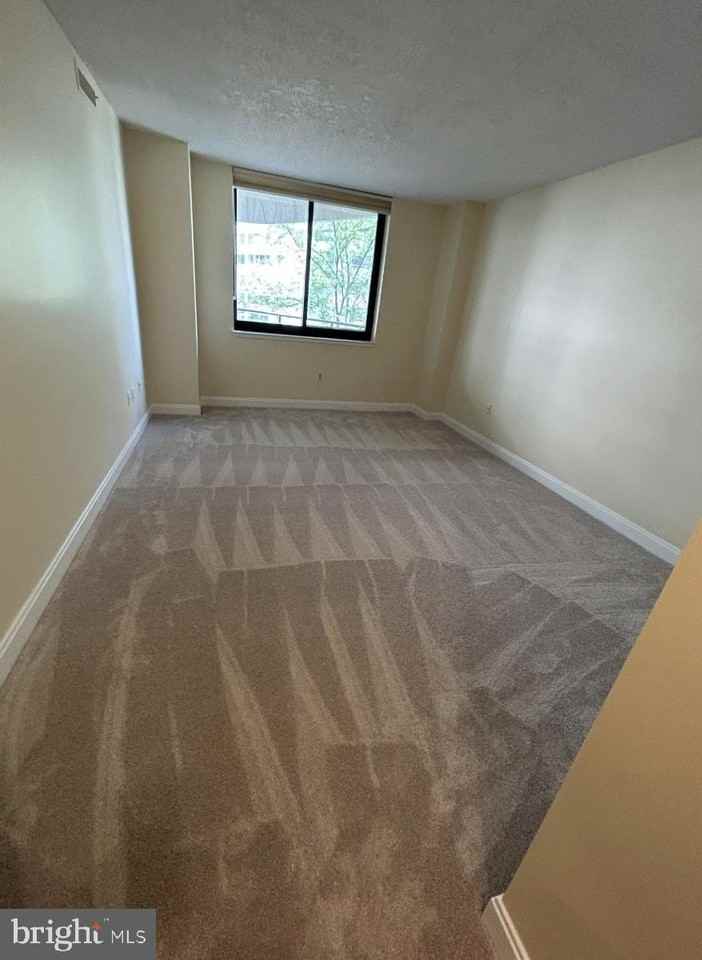 4550 N Park Ave #203 - Photo 4 of 7