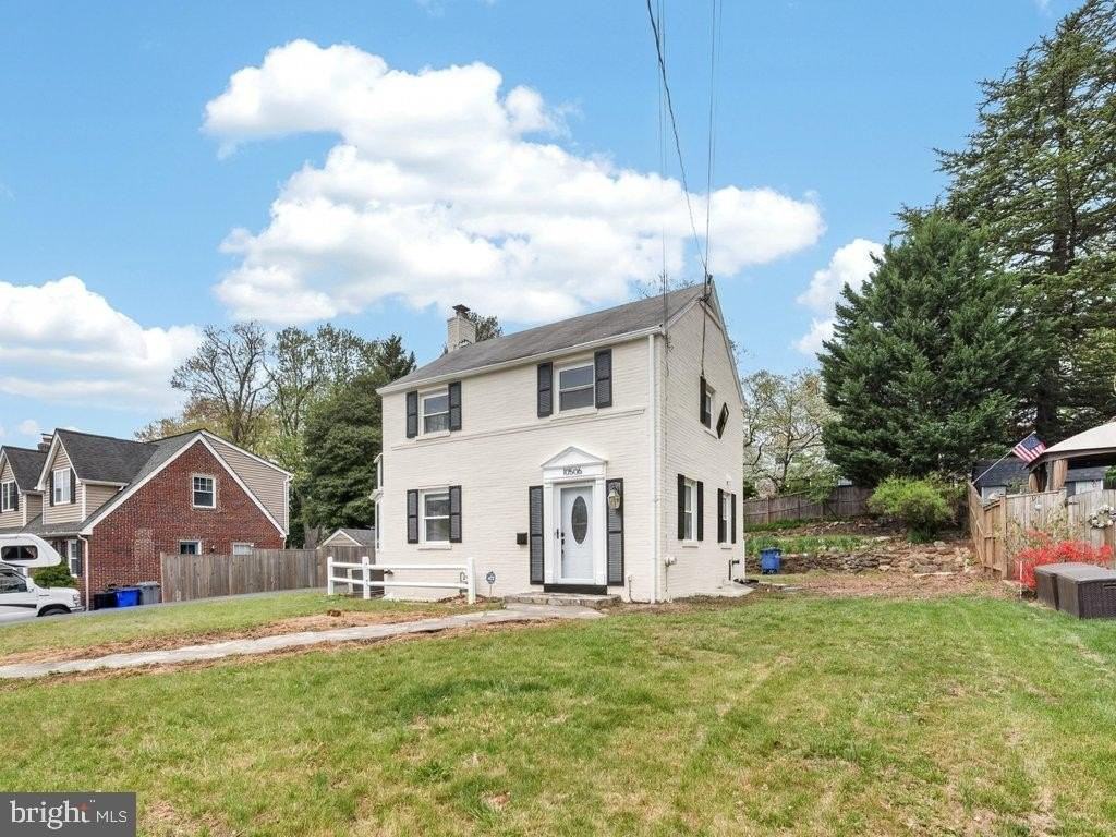 10506 Lorain Ave - Photo 4 of 46