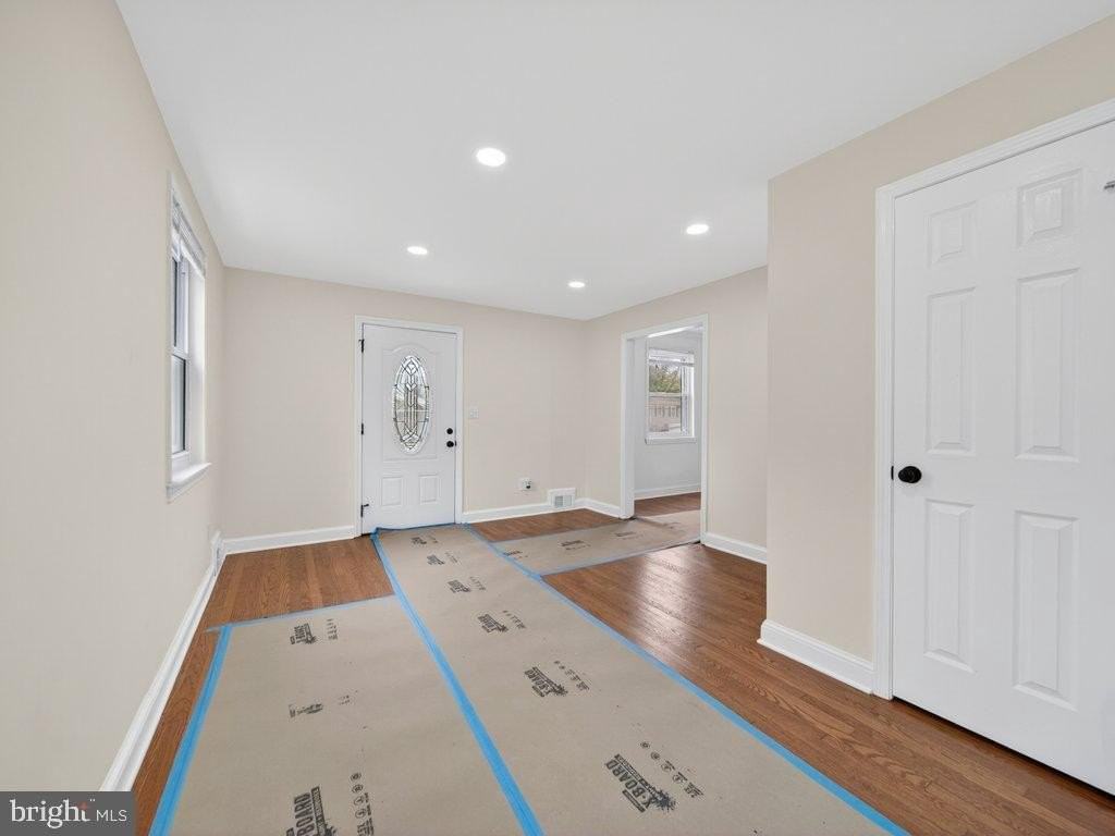 10506 Lorain Ave - Photo 5 of 46