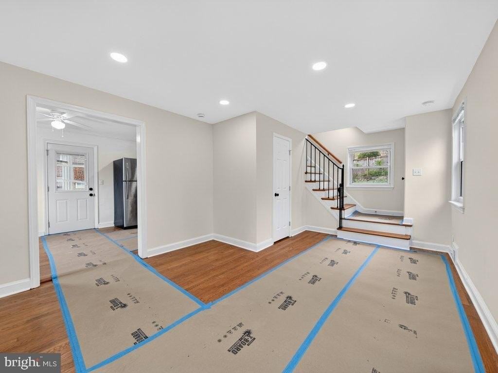 10506 Lorain Ave - Photo 6 of 46