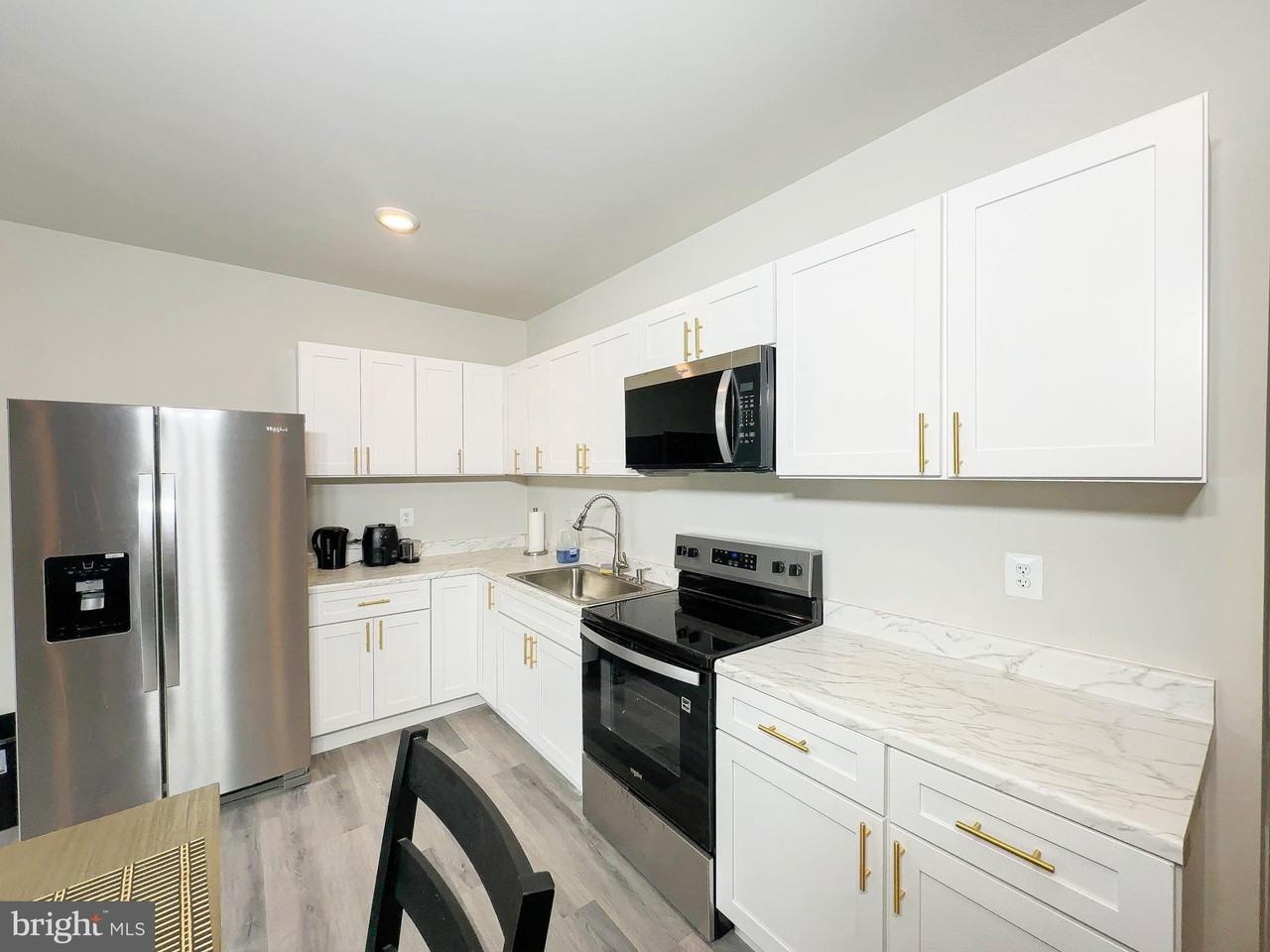 6717 Glenhurst Dr - Photo 4 of 18