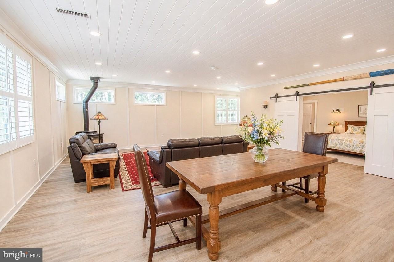 7918 Bloomfield Rd - Photo 4 of 18