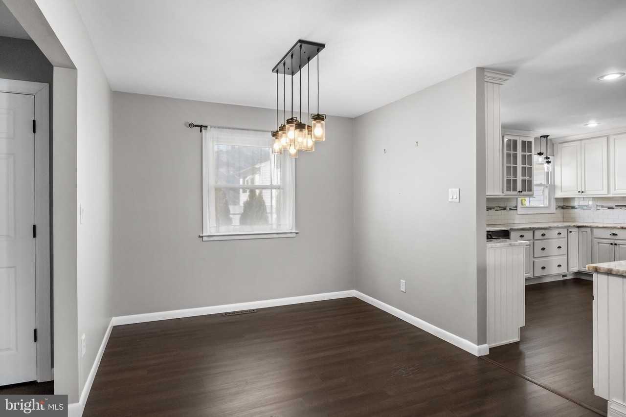 2211 New Albany Rd - Photo 5 of 20