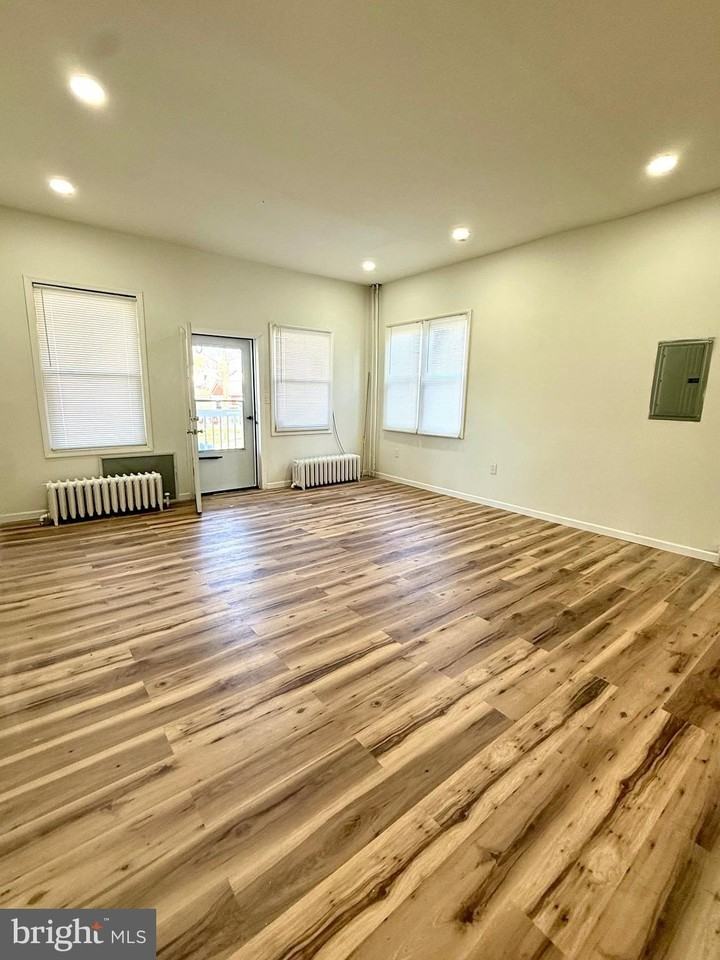 1906 49th St #1 - Photo 2 of 13