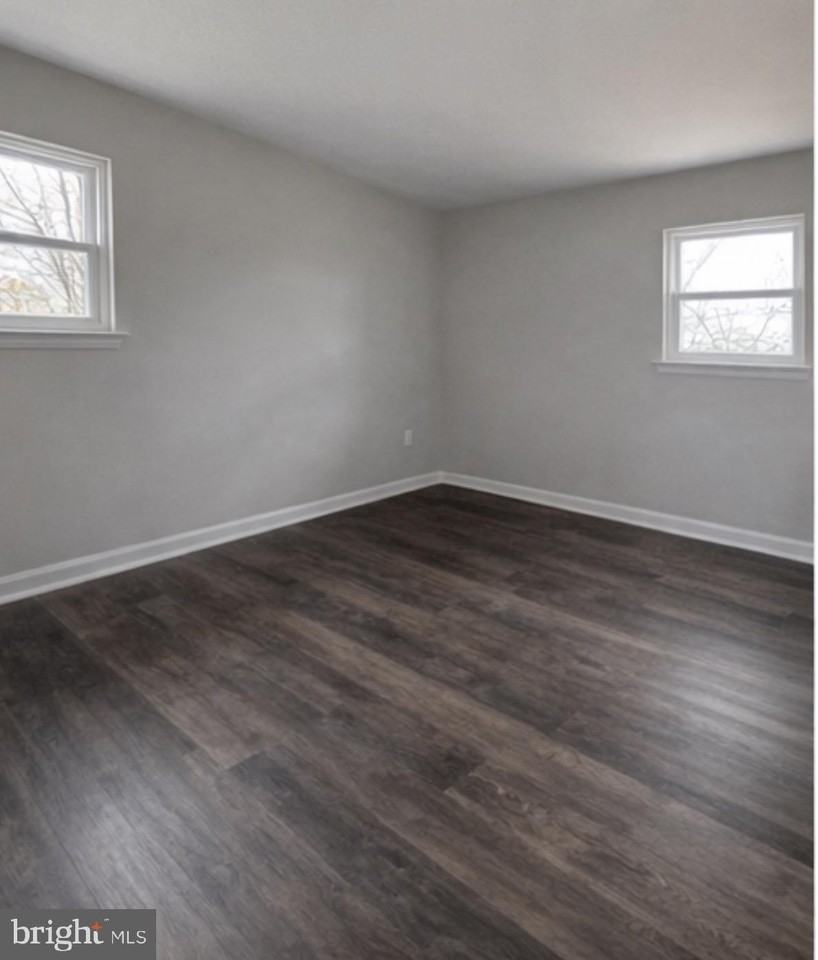 212 Woodlawn Ave #B - Photo 2 of 4