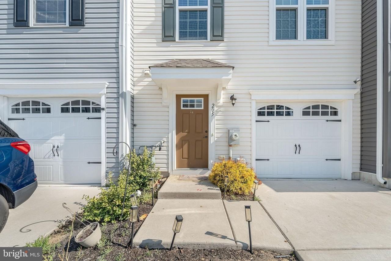 205 Dalton Dr - Photo 4 of 27