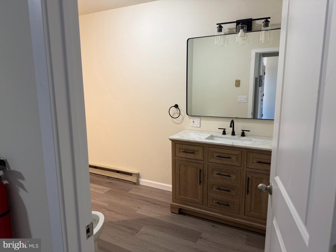 21 N Main St #E - Photo 5 of 12