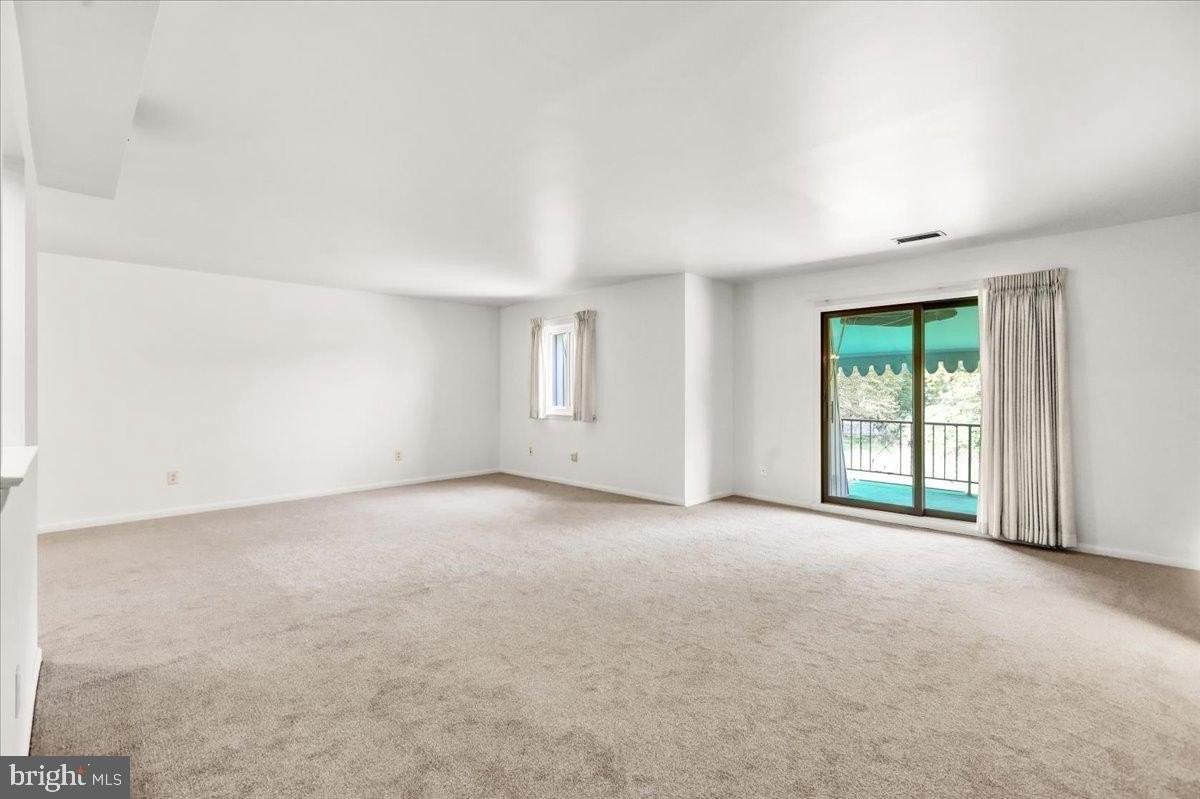 1801 Cambridge Ave #C21 - Photo 7 of 26