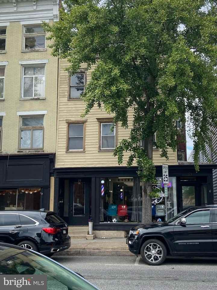 19 E Main St #4