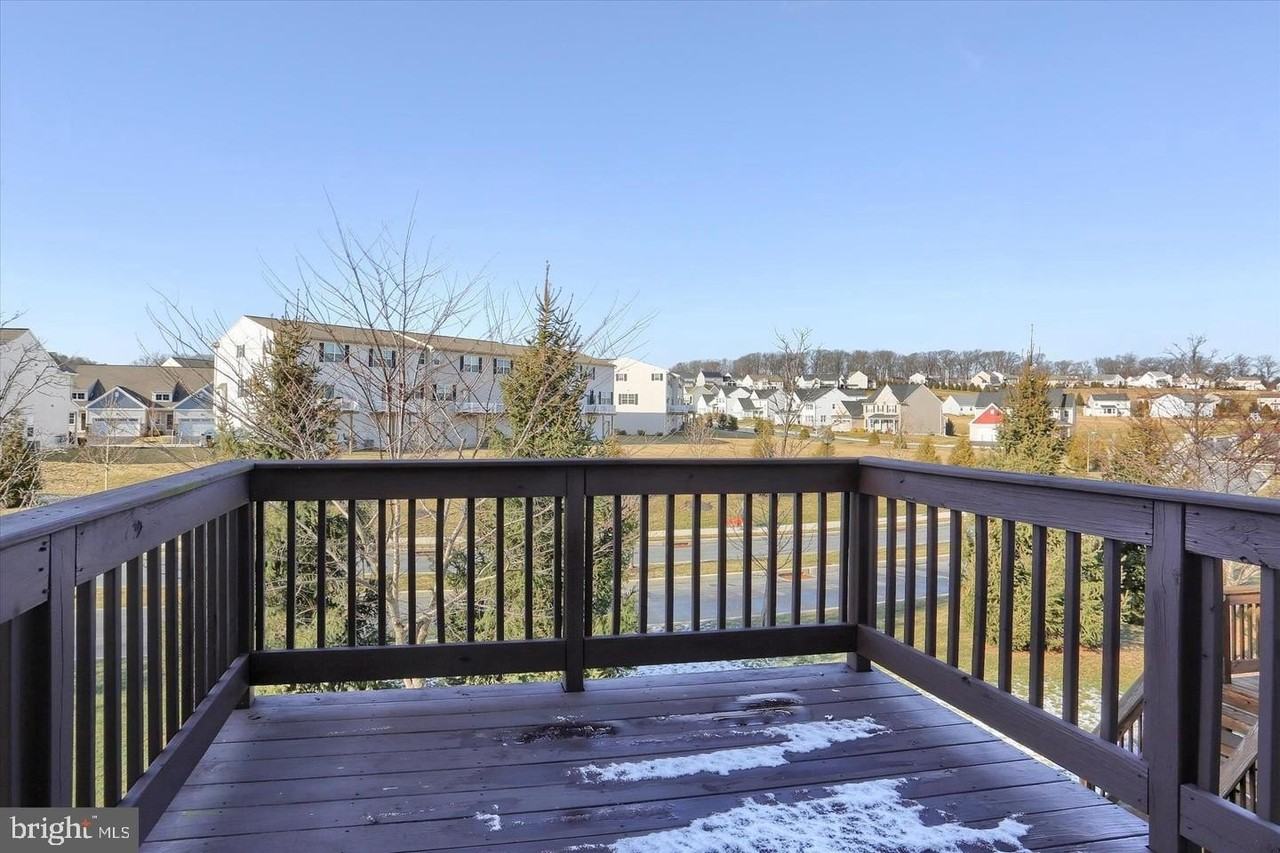 723 Jonathan Ct - Photo 4 of 17