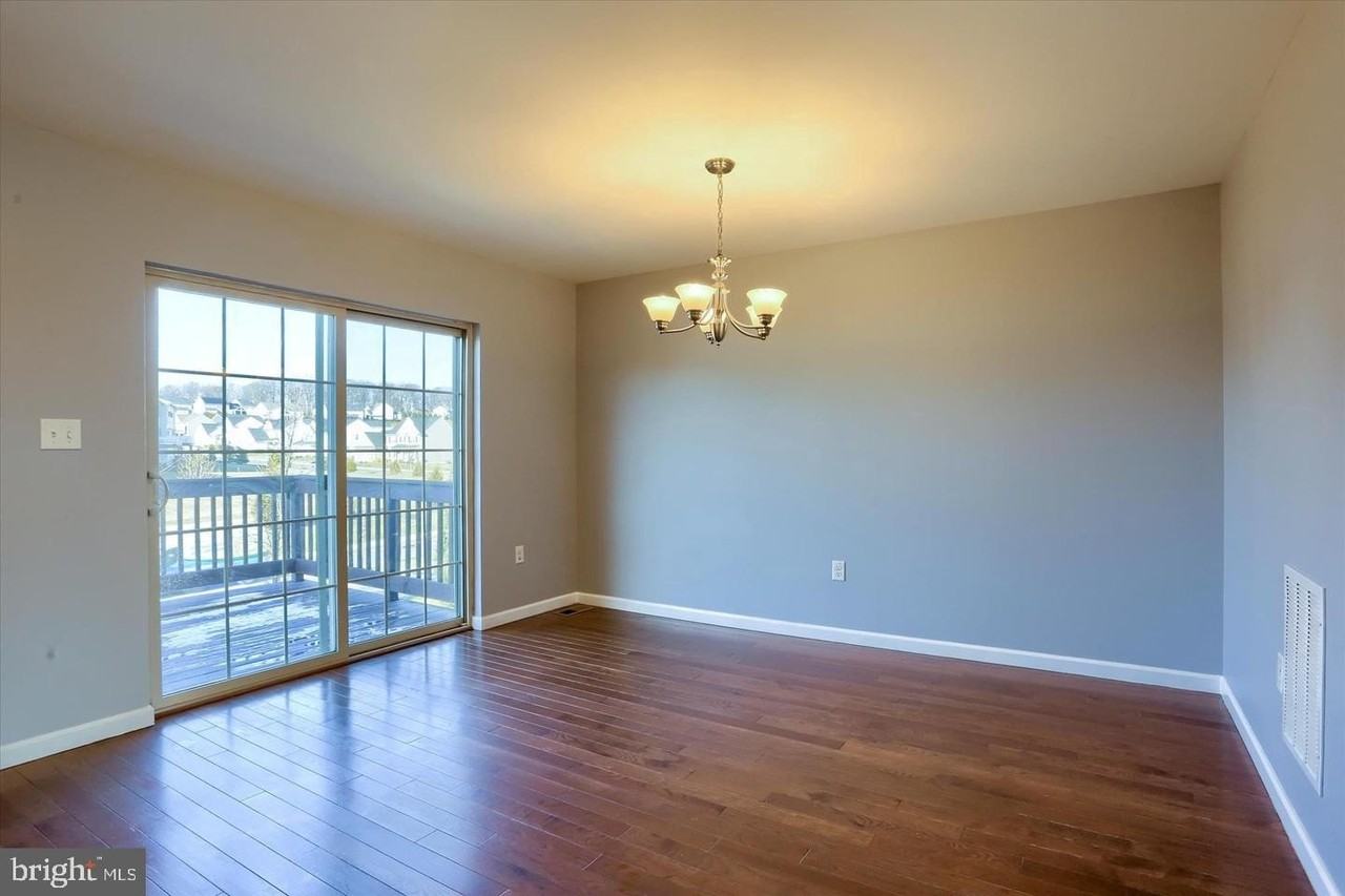 723 Jonathan Ct - Photo 5 of 17