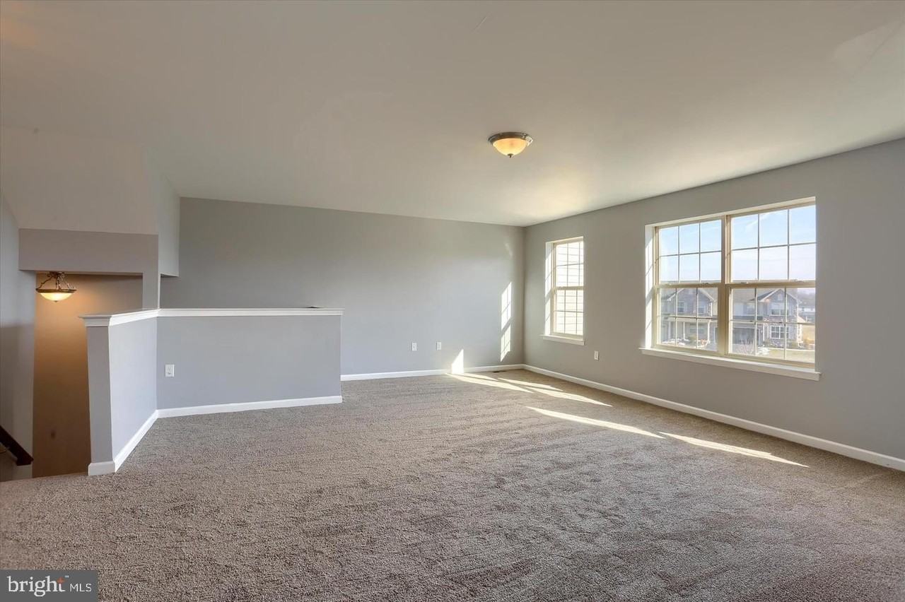 723 Jonathan Ct - Photo 6 of 17