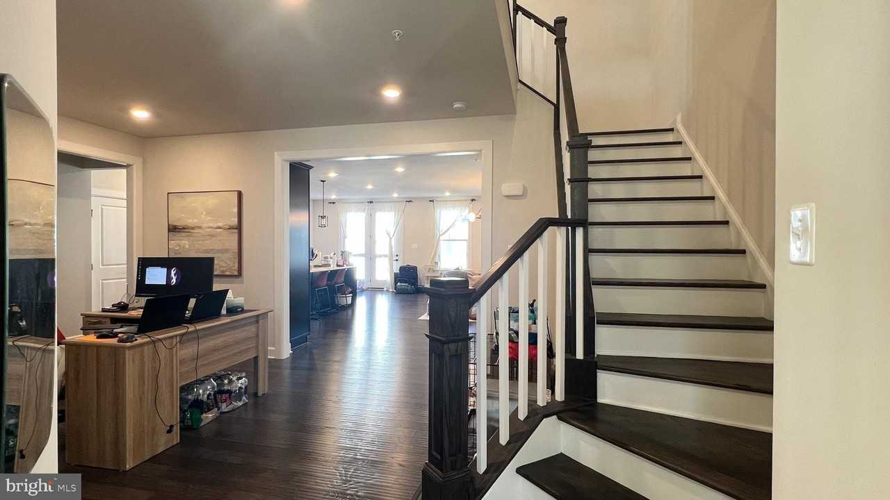 730 Quarry Point Rd - Photo 3 of 42