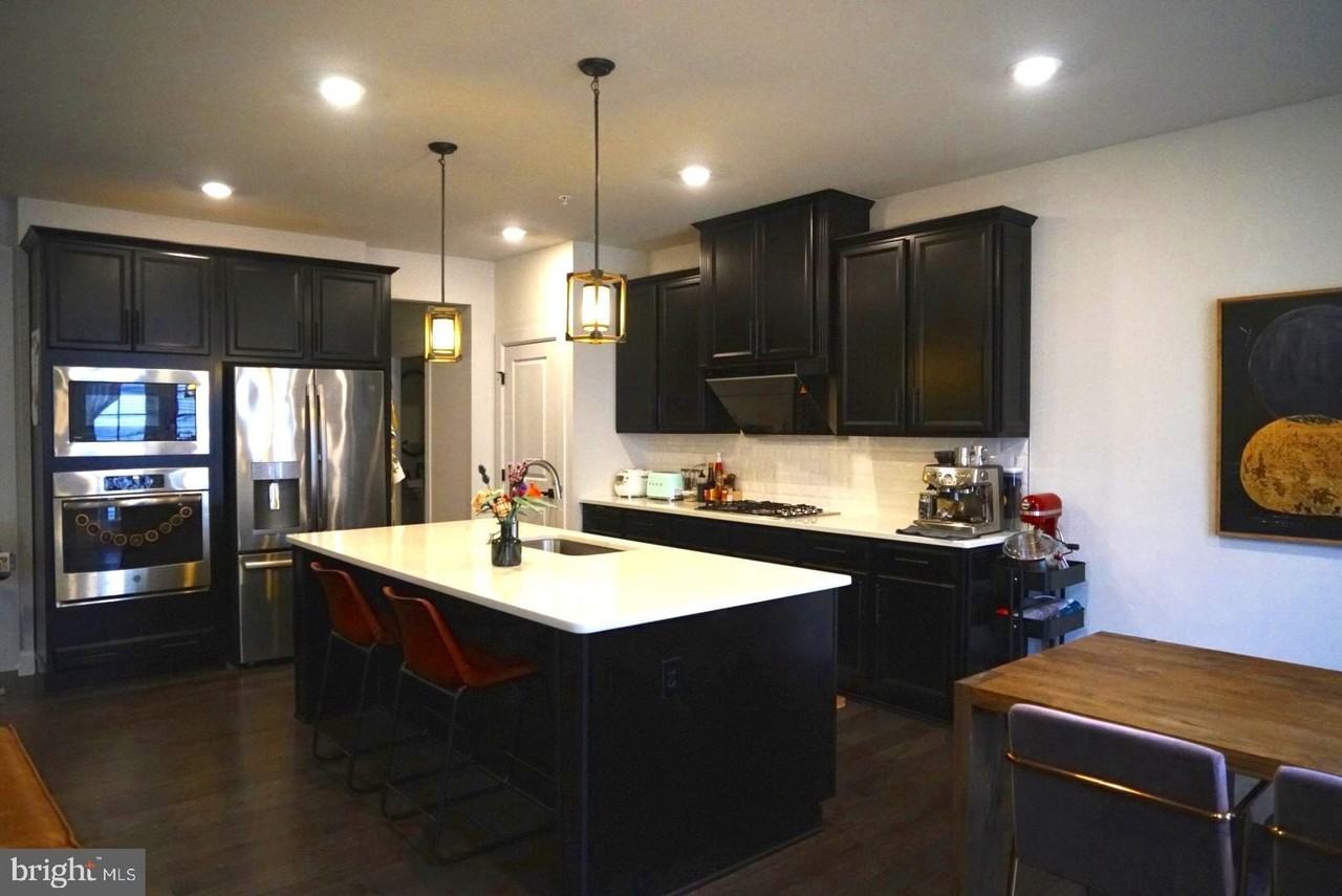 730 Quarry Point Rd - Photo 5 of 42