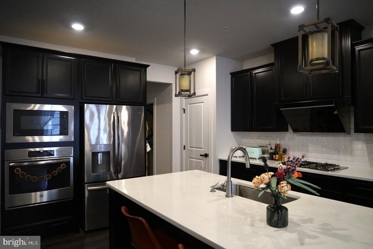 730 Quarry Point Rd - Photo 6 of 42