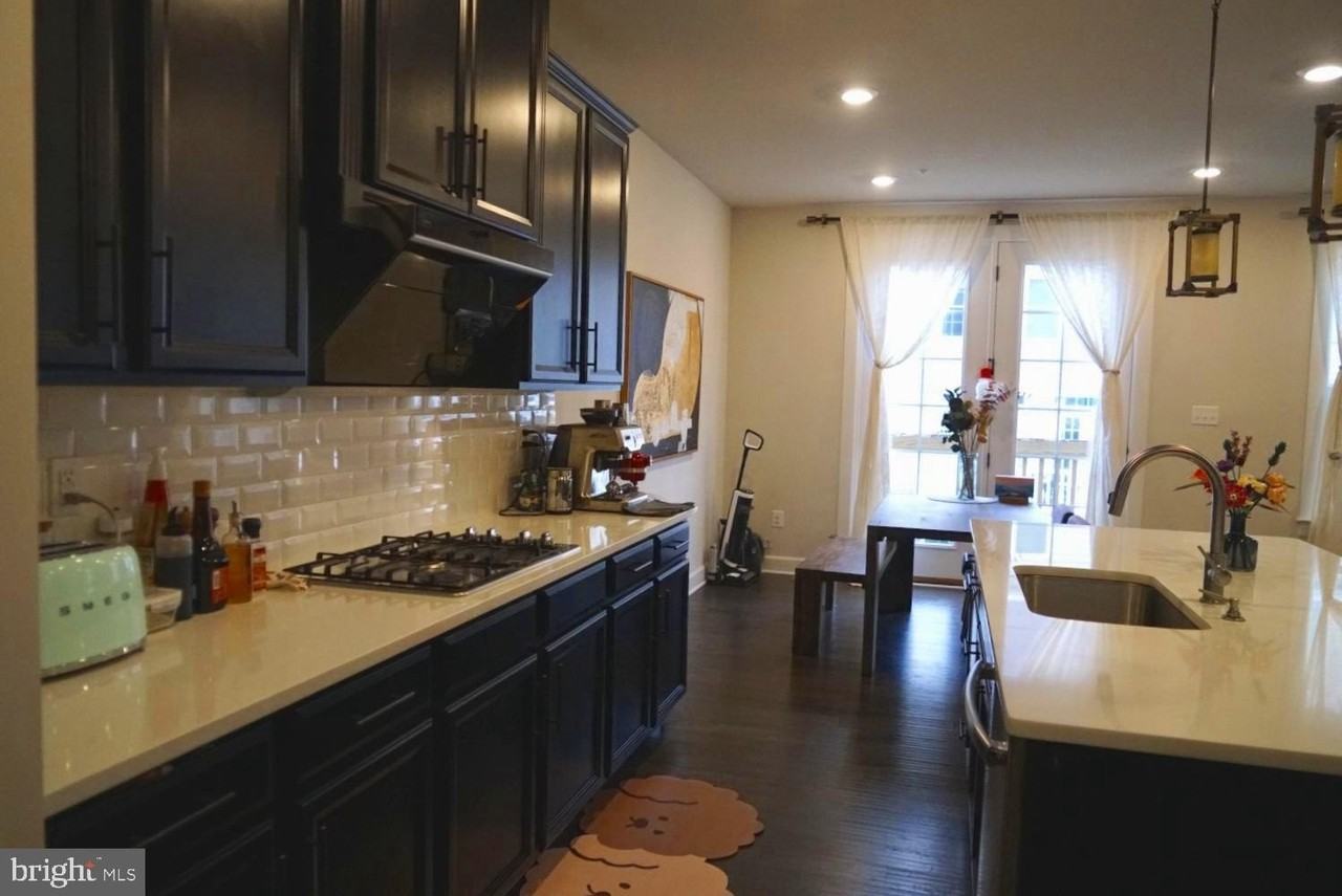 730 Quarry Point Rd - Photo 7 of 42