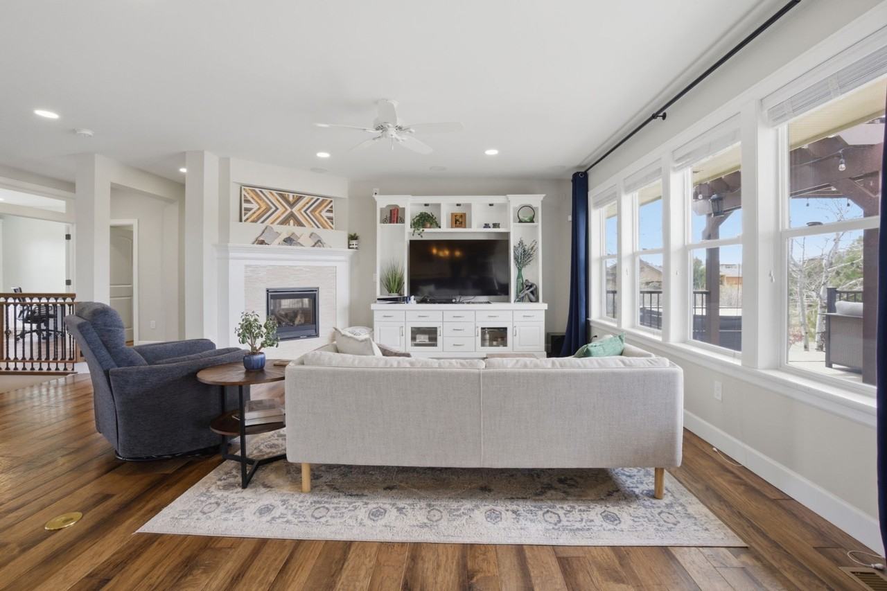 79 Sheldon Ave - Photo 4 of 39