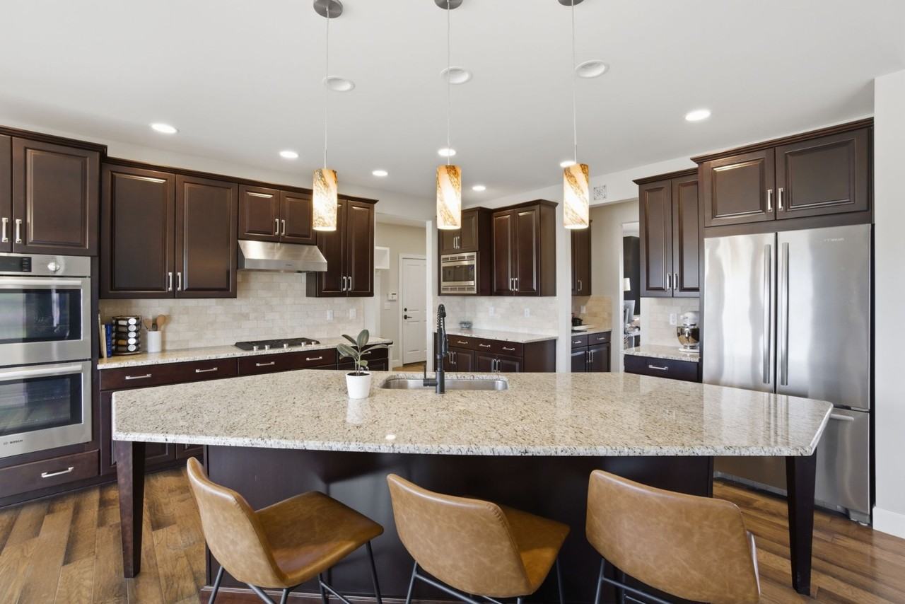 79 Sheldon Ave - Photo 7 of 39