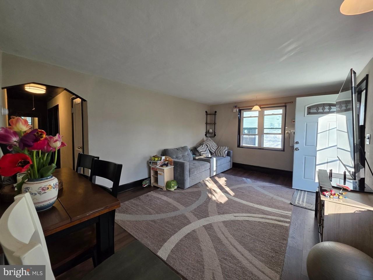 14 Scarlet Ave - Photo 3 of 21