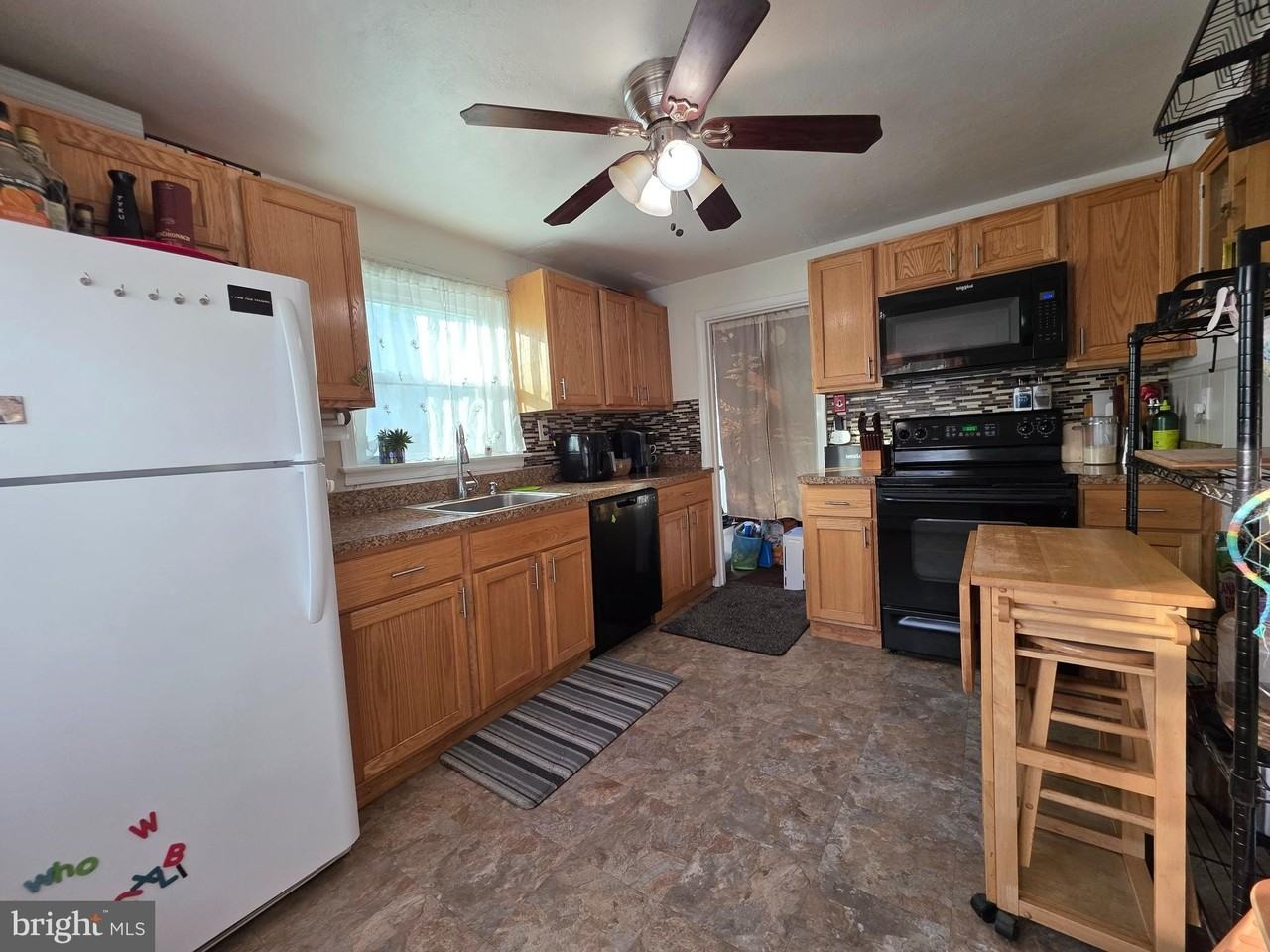 14 Scarlet Ave - Photo 7 of 21