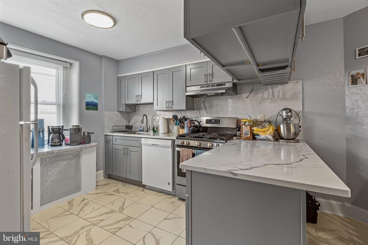 158 Montgomery Ave #2 - Photo 2 of 19