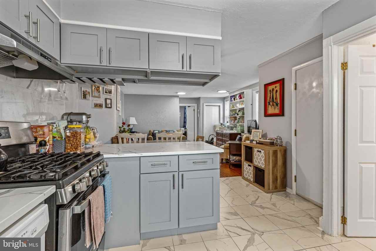 158 Montgomery Ave #2 - Photo 4 of 19