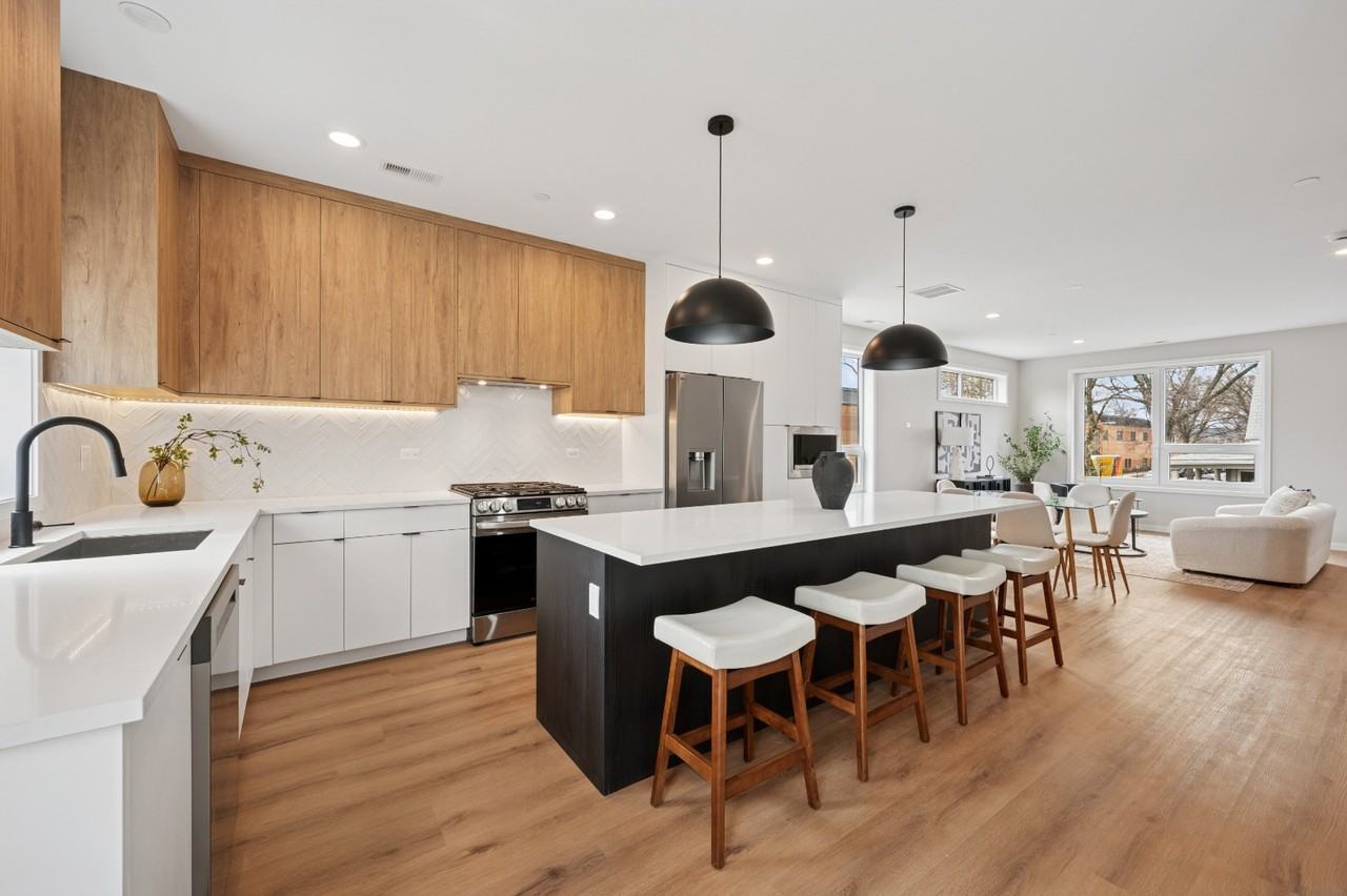 946 Beloit Ave #2 - Photo 6 of 38