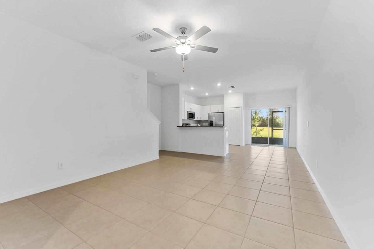 6288 Shiner St - Photo 5 of 33