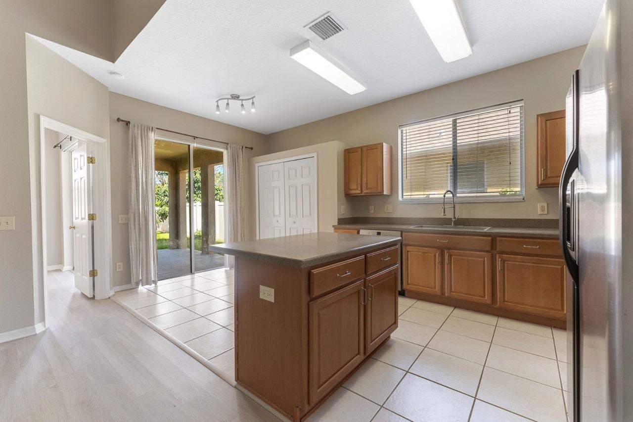 3031 Downan Point Dr - Photo 6 of 30