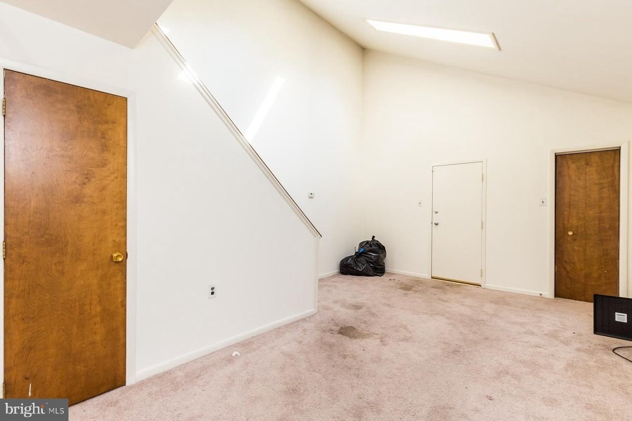 540 N 4th St #D - Photo 4 of 17