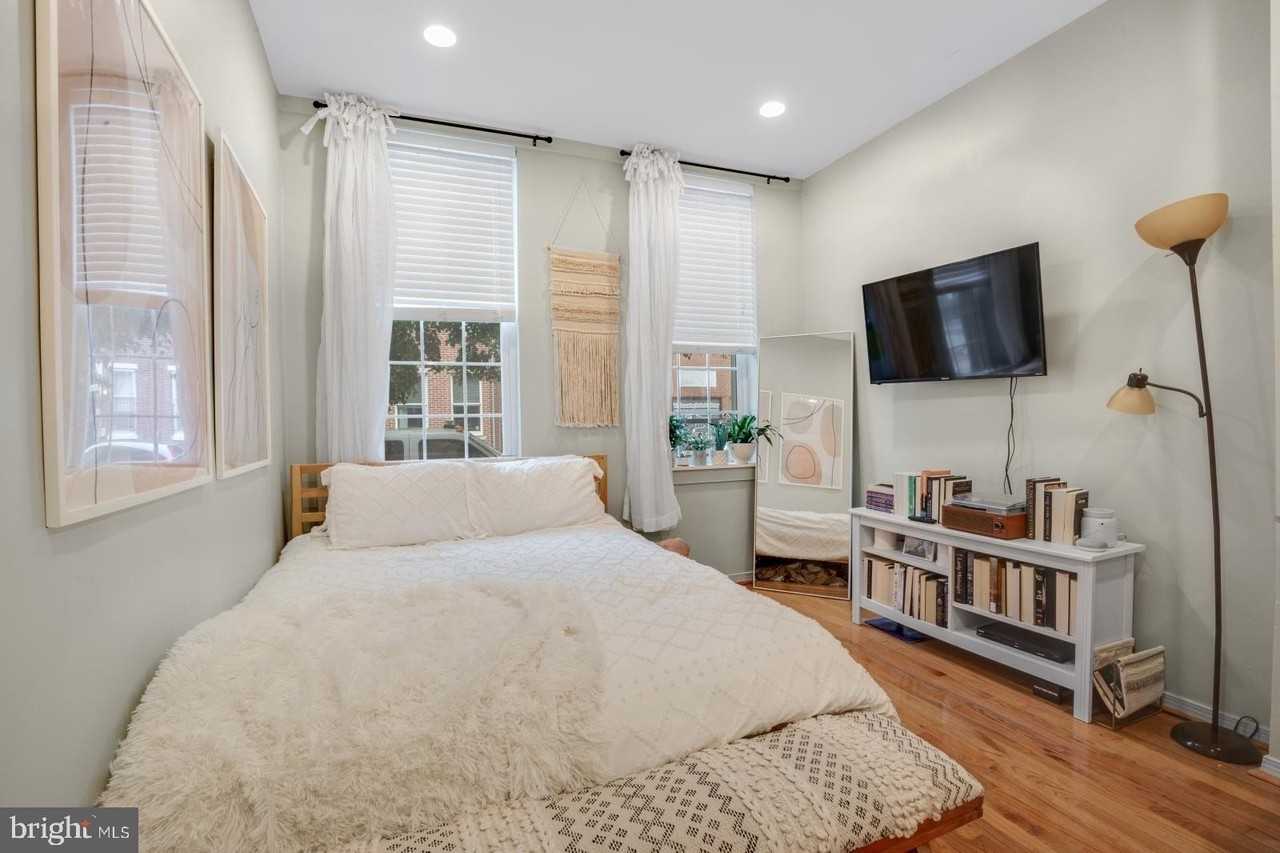 626 S 19th St #1F - Photo 2 of 13