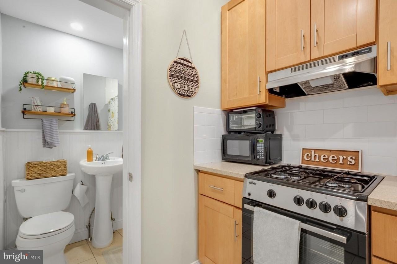 626 S 19th St #1F - Photo 6 of 13