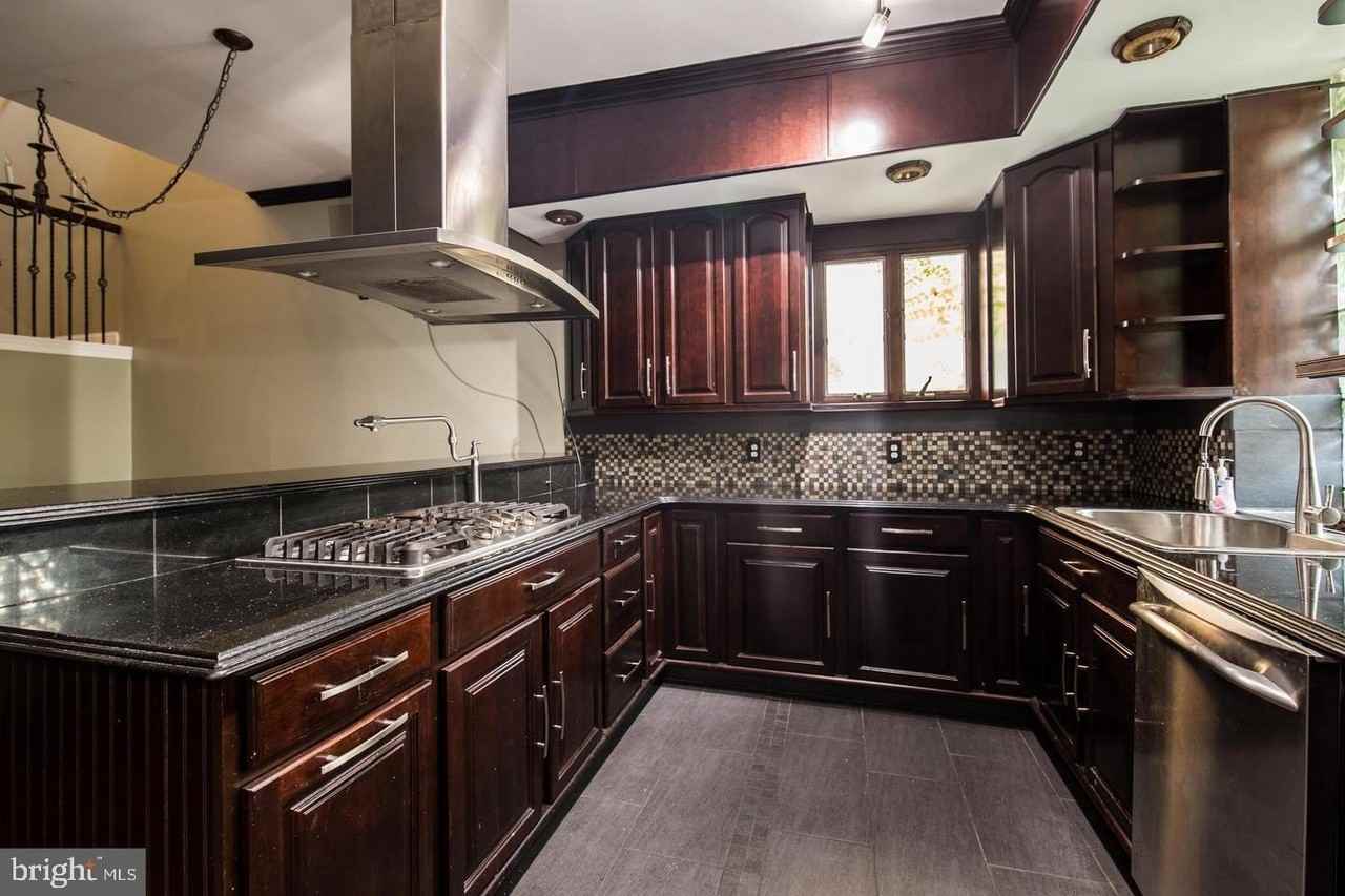 822 N Ringgold St - Photo 3 of 21