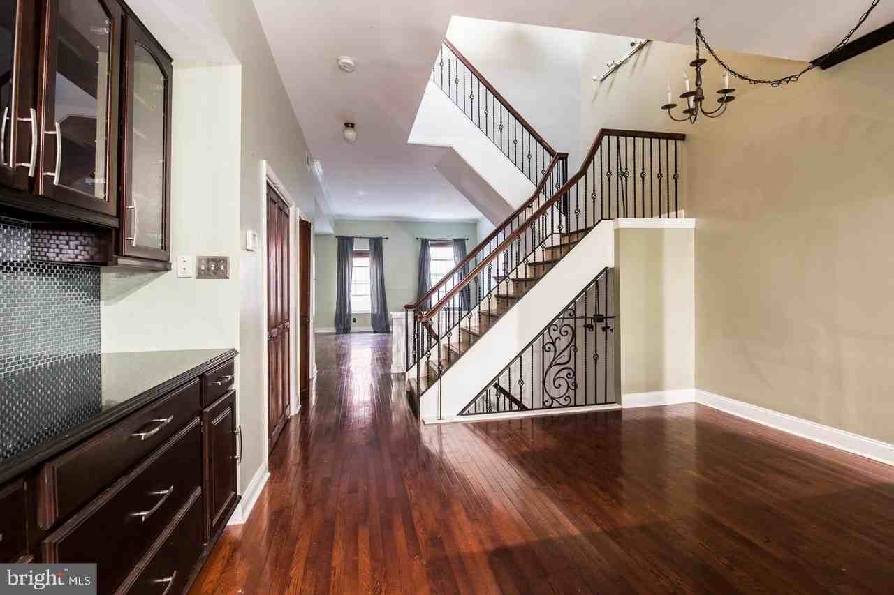 822 N Ringgold St - Photo 5 of 21